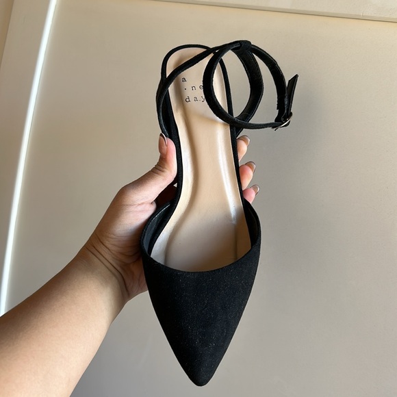 Black pointed toe block heels - Picture 4 of 6